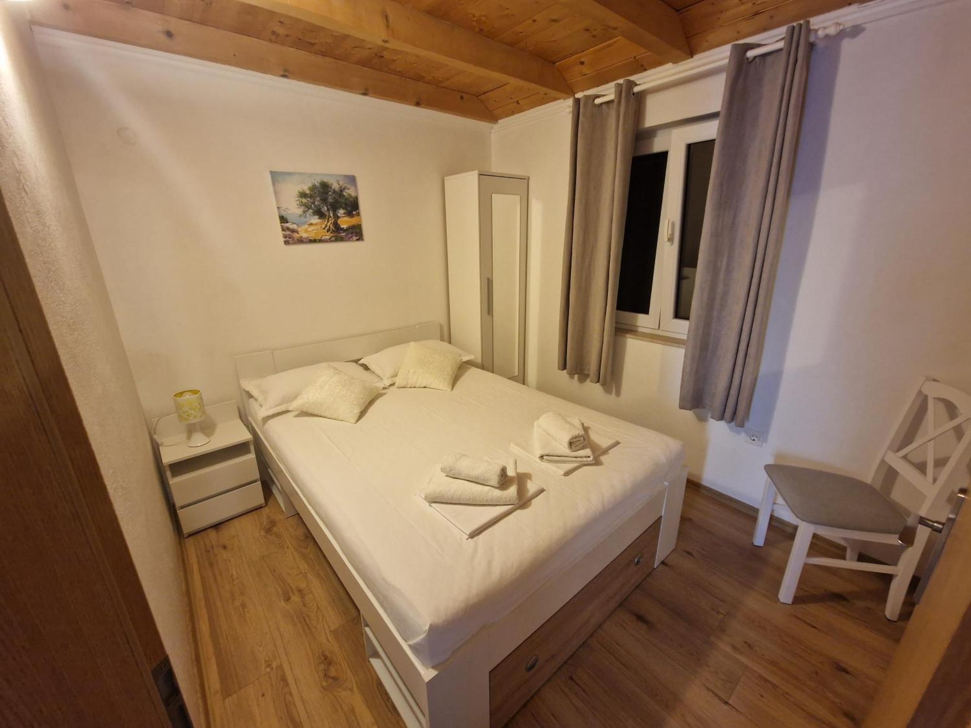 ホテル Kuca Za Odmor Dobrila イェルサ 部屋 写真